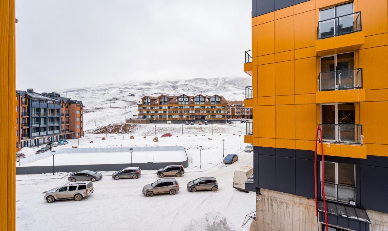 Studio Apartment In New Gudauri Redco Block F2 Exterior photo